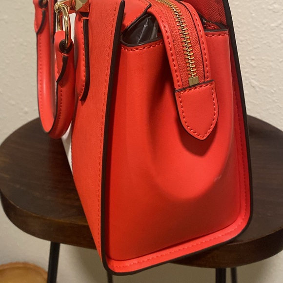 Michael KORS - Picture 6 of 10